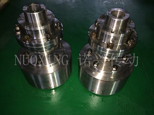 Tooth type coupling with brake
